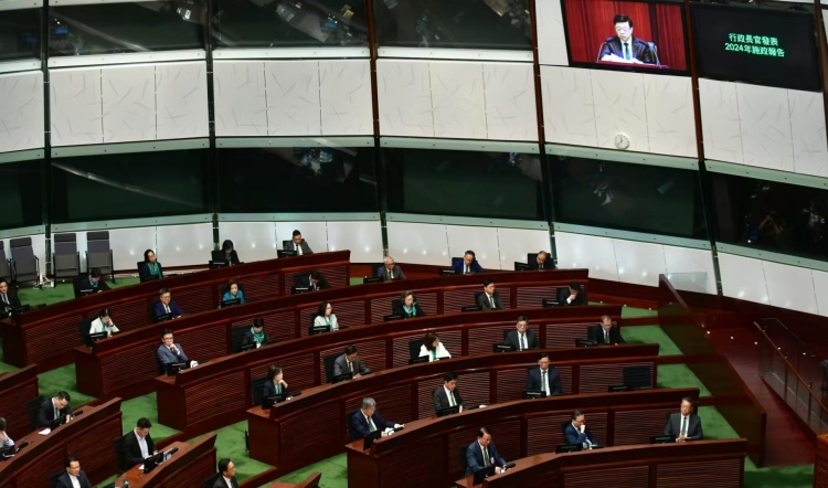 施政報(bào)告2024｜鞏固優(yōu)勢開拓機(jī)遇增強(qiáng)信心促進(jìn)發(fā)展 周文港歡迎施政報(bào)告採納多項(xiàng)建議