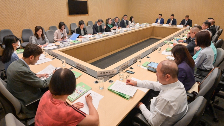 施政報告2024｜楊何蓓茵向全體公務(wù)員發(fā)信 晤公務(wù)員工會及團(tuán)體 闡述報告內(nèi)容