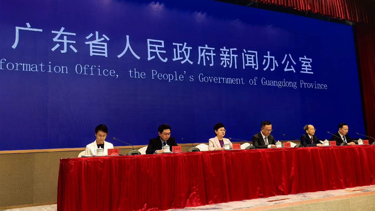 廣東出兩新政推科研成果轉(zhuǎn)化謀打造科技成果轉(zhuǎn)化最佳地  獎勵成果完成人比例不低於70%