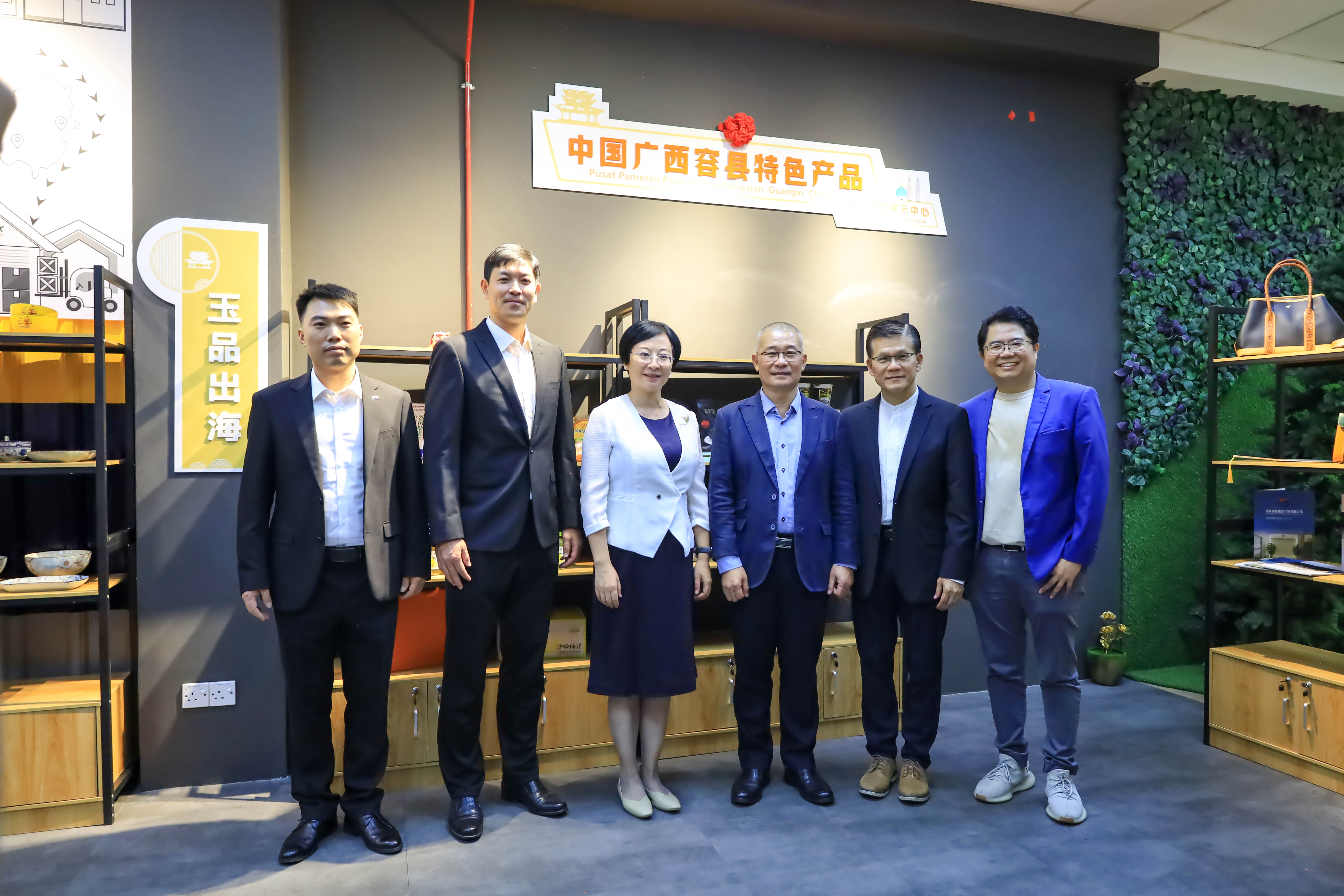 桂容縣：玉品出海首個(gè)海外綜合館在馬來(lái)西亞揭牌
