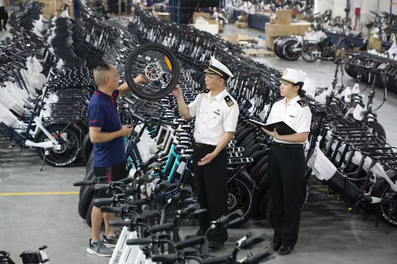 乘廣交會(huì)「東風(fēng)」中國電動(dòng)自行車加速「出?！? title=