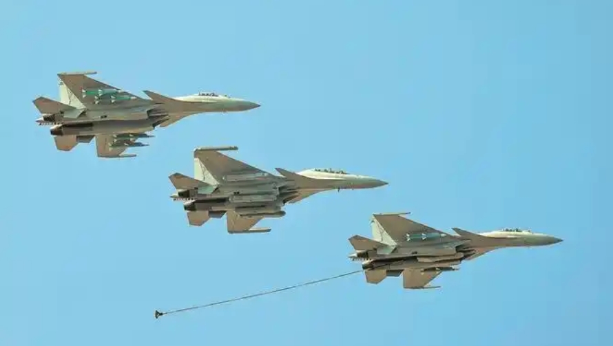 中國「飛鯊」已長大——殲-15艦載機(jī)戰(zhàn)力生成記