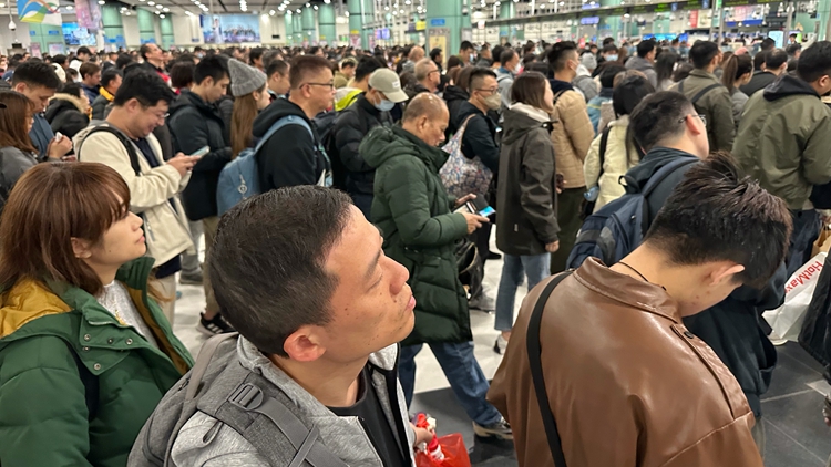 元旦日本港近95萬(wàn)人次出入境 約10萬(wàn)內(nèi)地旅客入境