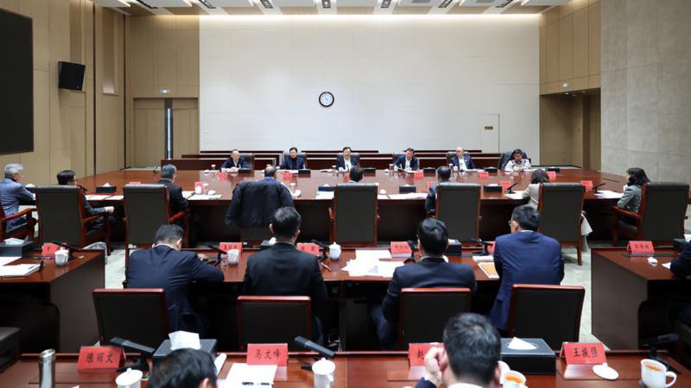 夏寶龍聽取特區(qū)政府經(jīng)濟(jì)工作部署 財庫局：循三方向積極落實