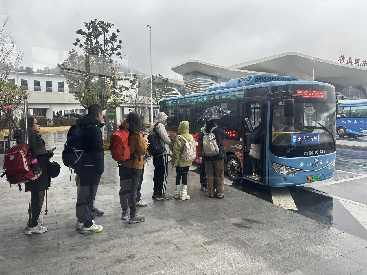 「軟硬兼施」樹形象  高鐵黃山西站實現(xiàn)「零投訴」