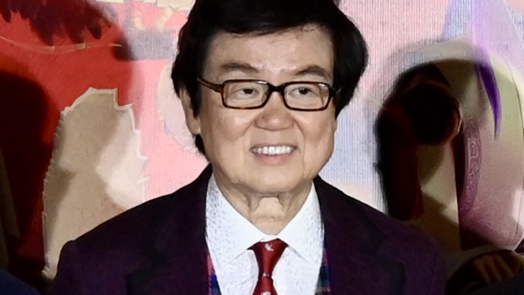 藝人黃百鳴涉內幕交易被港證監(jiān)檢控 獲準以20萬元保釋