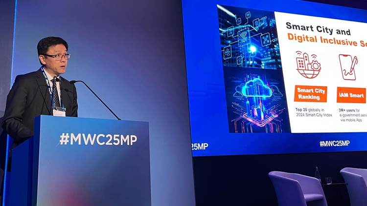 孫東出席全球移動(dòng)通信系統(tǒng)協(xié)會(huì)部長(zhǎng)級(jí)會(huì)議：香港正致力於建設(shè)智慧城市