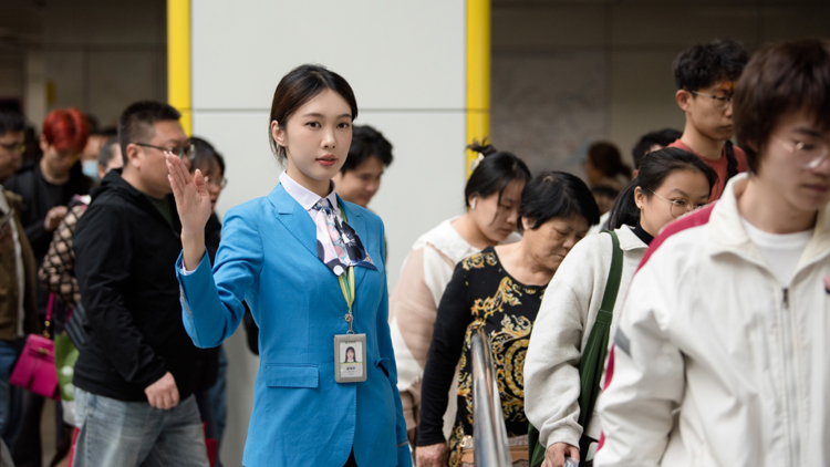 深圳地鐵客運(yùn)強(qiáng)度連續(xù)15個(gè)月全國第一