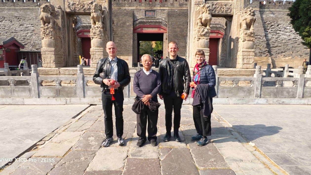 德國(guó)青年千里拜師 泰山皮影藝術(shù)薪傳海外