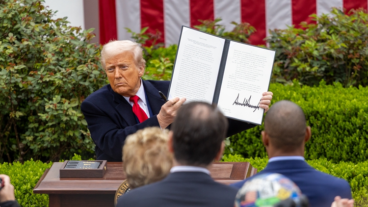 【財經(jīng)拆局】全球貿(mào)易新格局 美國拉群進行時