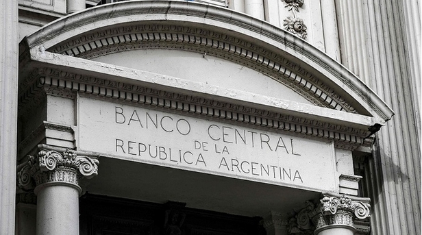 阿根廷實(shí)行區(qū)間浮動匯率後貨幣大幅貶值 