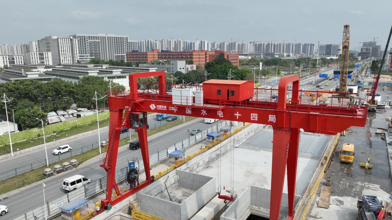 歷經(jīng)581天 廣州地鐵八號(hào)線北延段首個(gè)車站主體結(jié)構(gòu)封頂