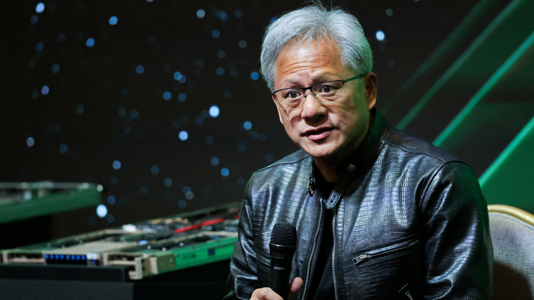 英偉達(dá)黃仁勳10年來(lái)首次加薪 總薪酬升至3.9億元
