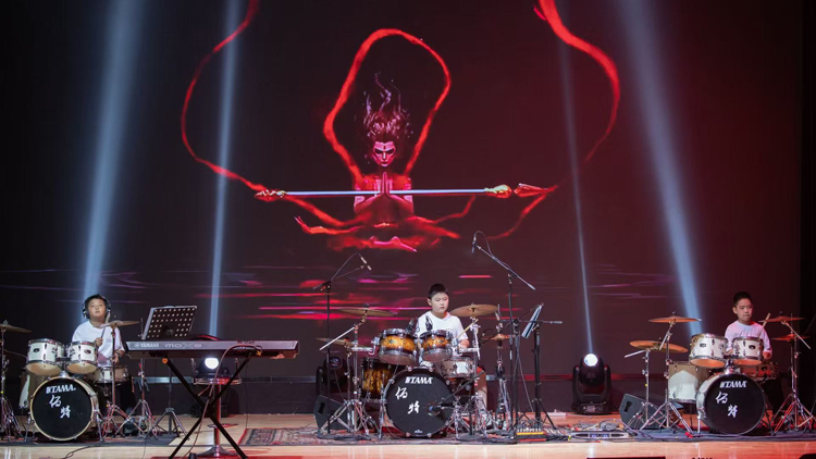 平均年齡僅10歲的「音樂小達人」在寶安區(qū)文化館上演爵士專場音樂會