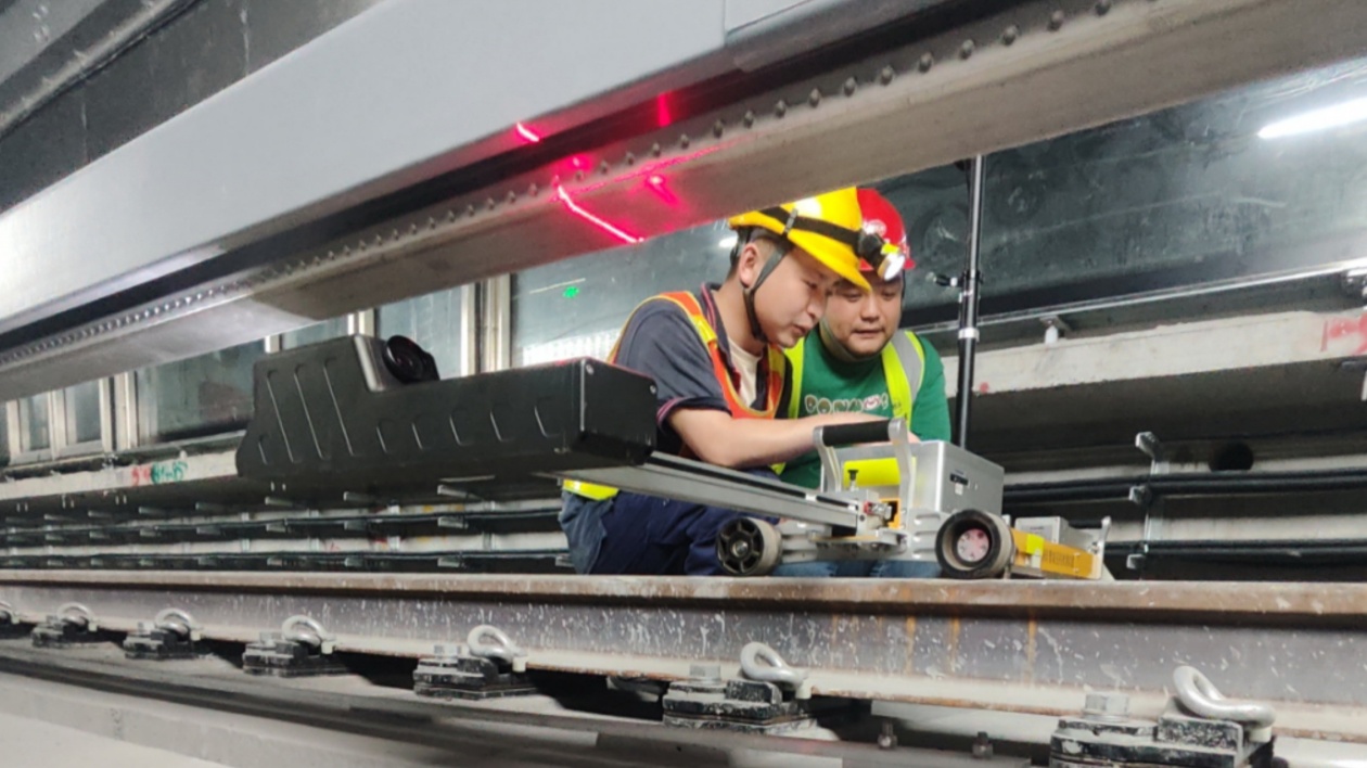 廣州地鐵十四號(hào)線二期首批車站及軌行區(qū)移交運(yùn)營調(diào)試