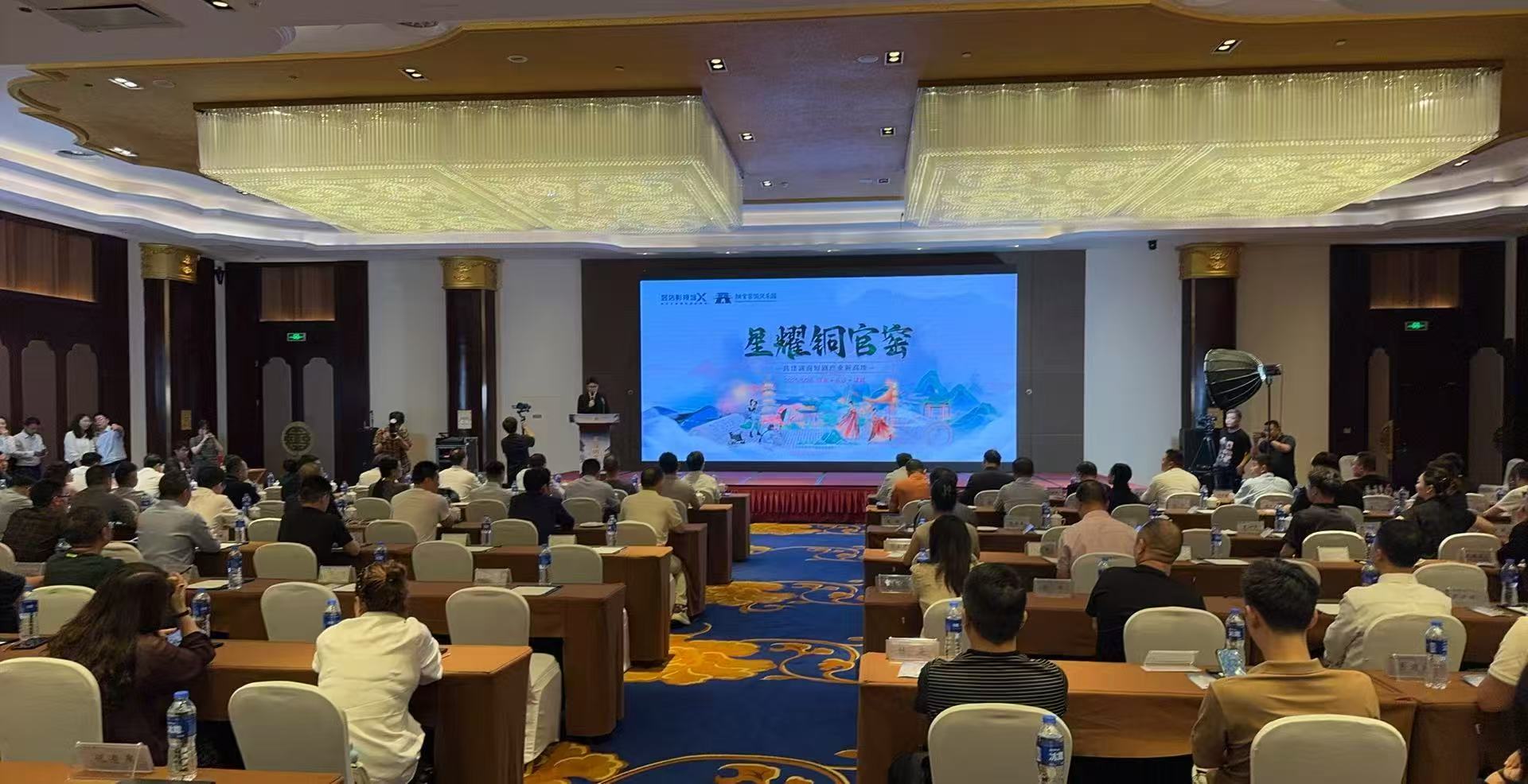 銅官窯豎店影視基地簽約儀式舉辦 望城發(fā)力打造湖南省微短劇創(chuàng)製核心高地