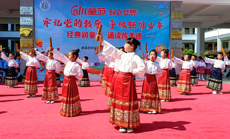 皖黟縣宏村學(xué)校：經(jīng)典潤童心 誦讀傳美德