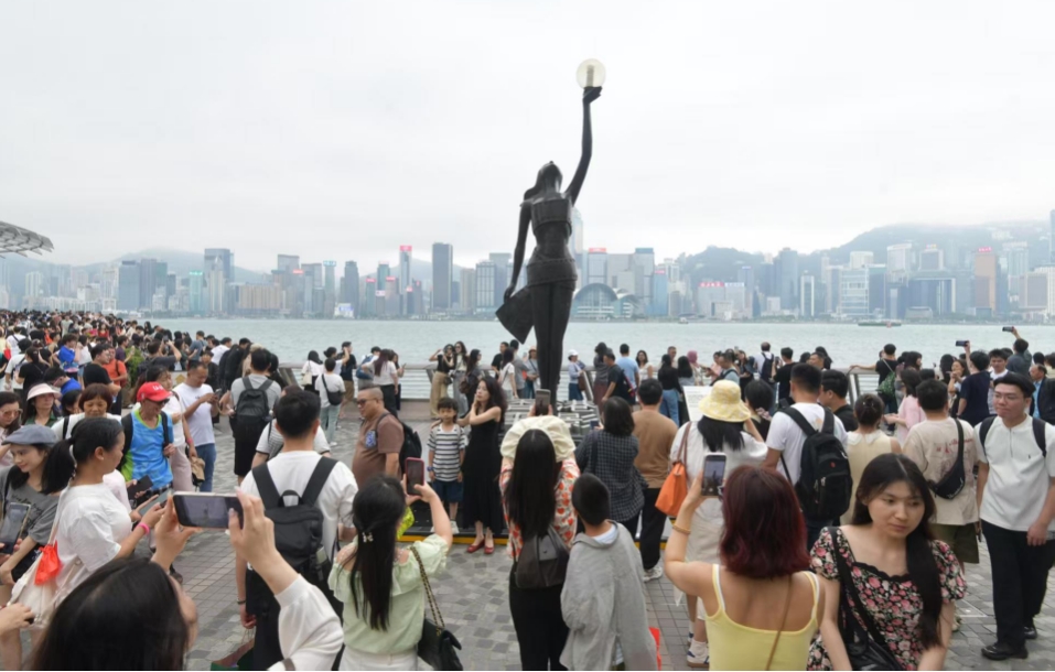 端午節(jié)假期展開 部分內(nèi)地旅客選擇即日來回