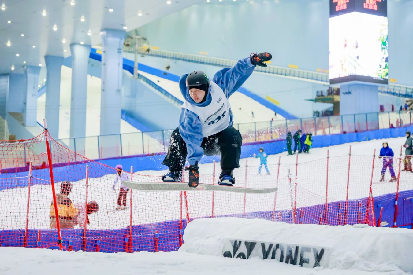 大灣區(qū)冰雪運動啟新 「四季冰雪 盡在灣區(qū)」主題活動在廣州熱雪奇蹟開幕