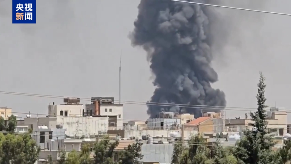 以色列遭伊朗導(dǎo)彈襲擊致10人死亡 伊朗能源設(shè)施武器工廠等以遭襲擊