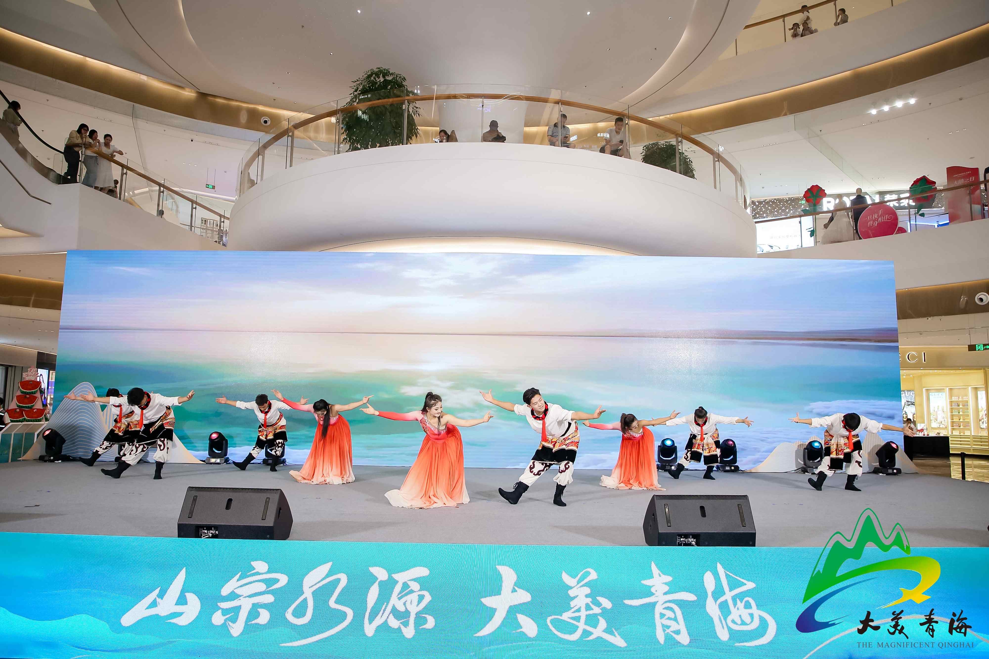 「山宗水源 大美青?！刮穆眯麄魍平榛顒幼哌M(jìn)長沙