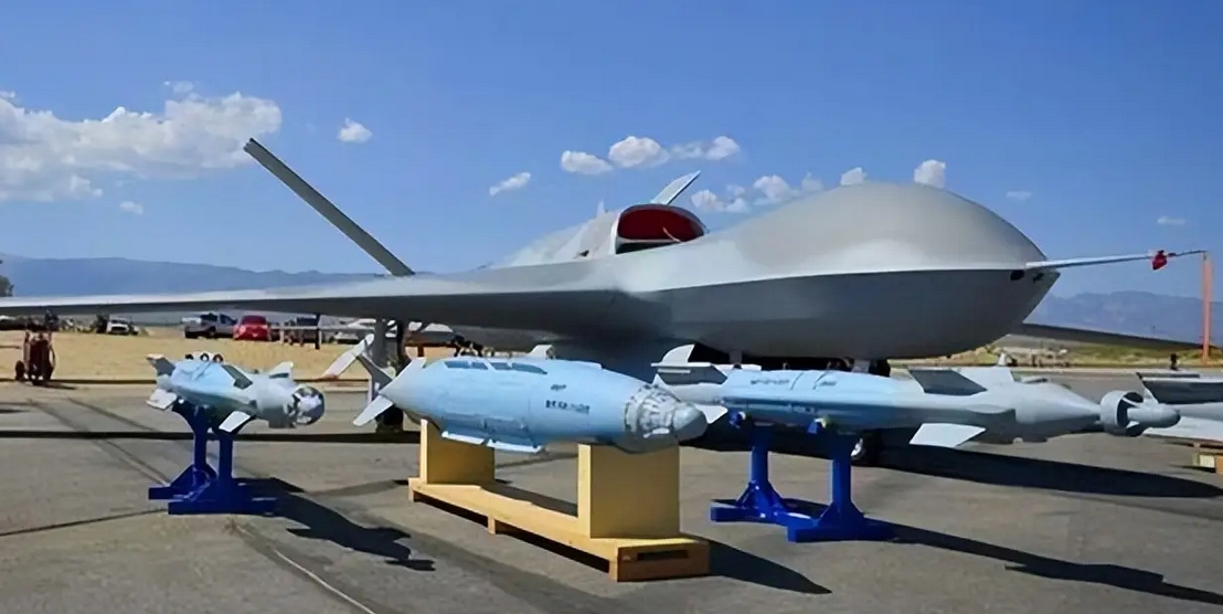 九三勝利日閱兵：既有傳統(tǒng)主戰(zhàn)力量展示，又有新域新質力量參閱