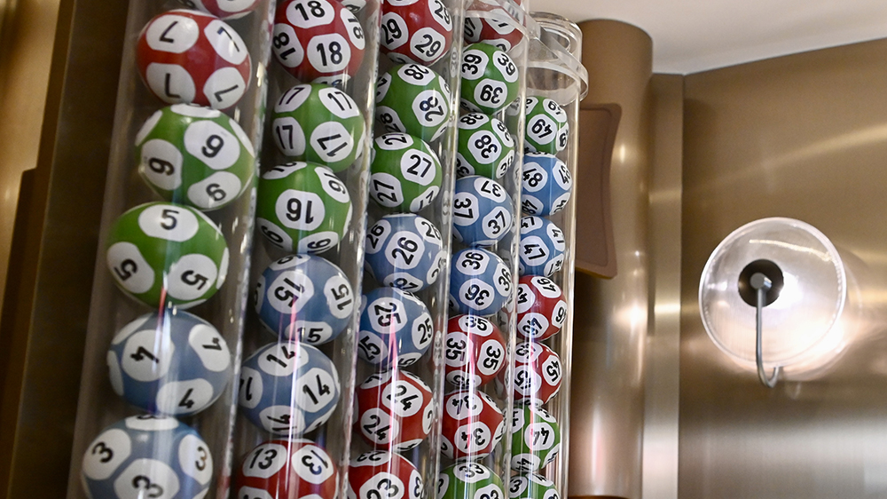 今晚第070期六合彩頭獎(jiǎng)無(wú)人中