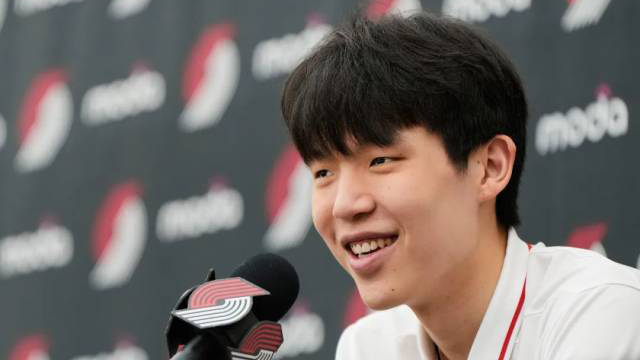 官宣：楊瀚森正式與開(kāi)拓者完成簽約