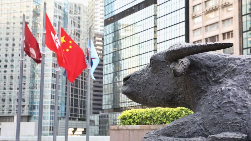 【午市焦點(diǎn)】港股半日升123點(diǎn) 雲(yún)鋒金融升近兩成