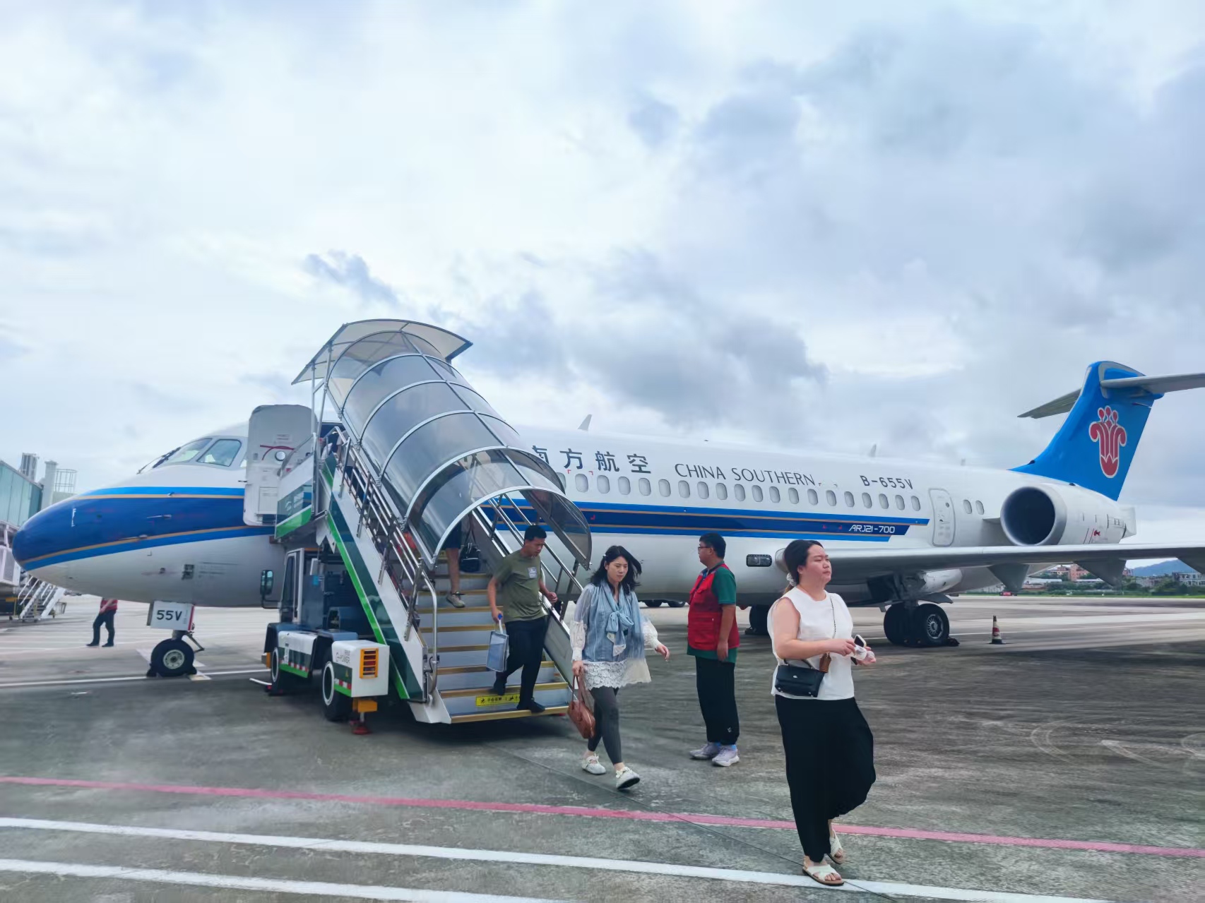 C909執(zhí)飛！南航開(kāi)通惠州直飛武漢航線(xiàn)