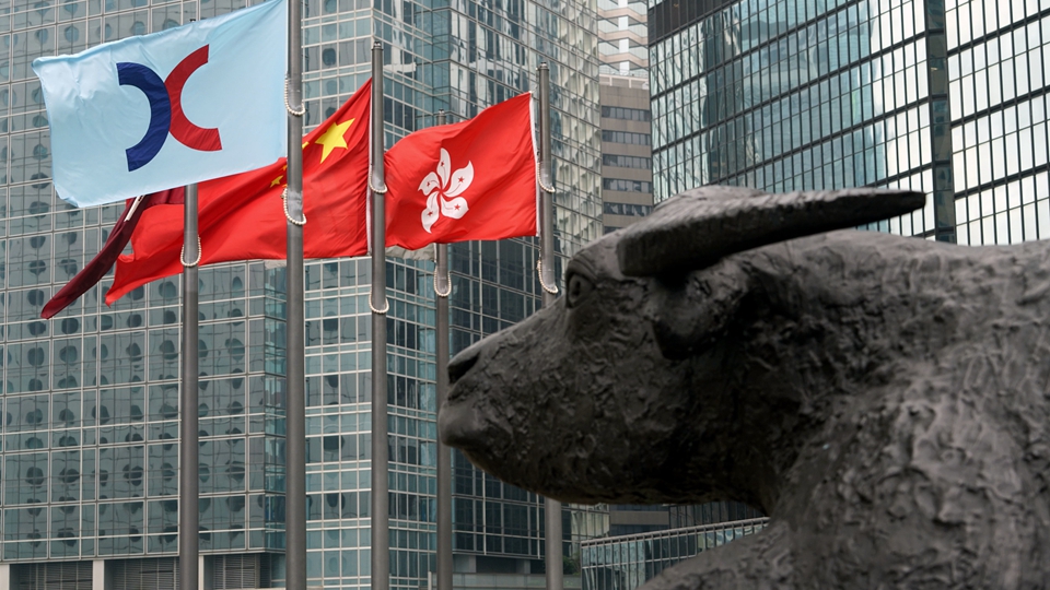 二三線股趁業(yè)績(jī)期前抽水 3股份配股共籌逾32億元