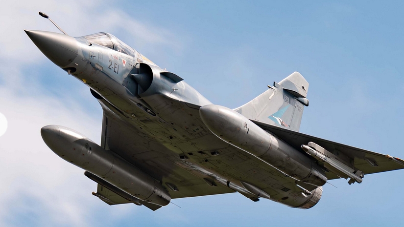 烏克蘭一架「幻影-2000」戰(zhàn)鬥機墜毀 飛行員彈射逃生 