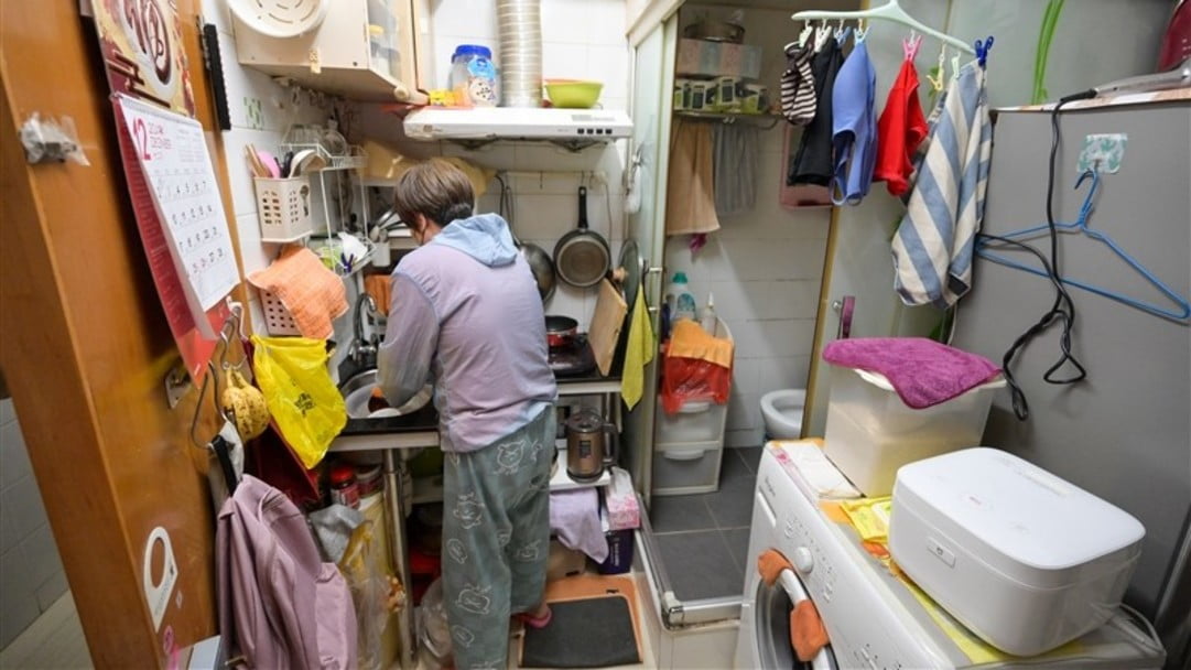 劏房戶認(rèn)同簡樸房可改善居住環(huán)境 公屋聯(lián)會倡設(shè)示範(fàn)單位供參考