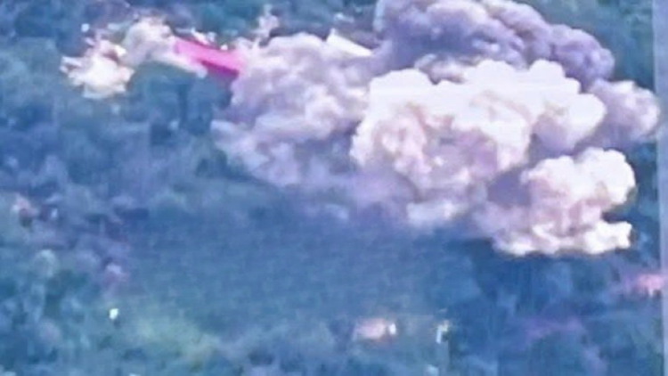 泰國(guó)軍方稱再次空襲柬埔寨軍事設(shè)施 公布襲擊照片