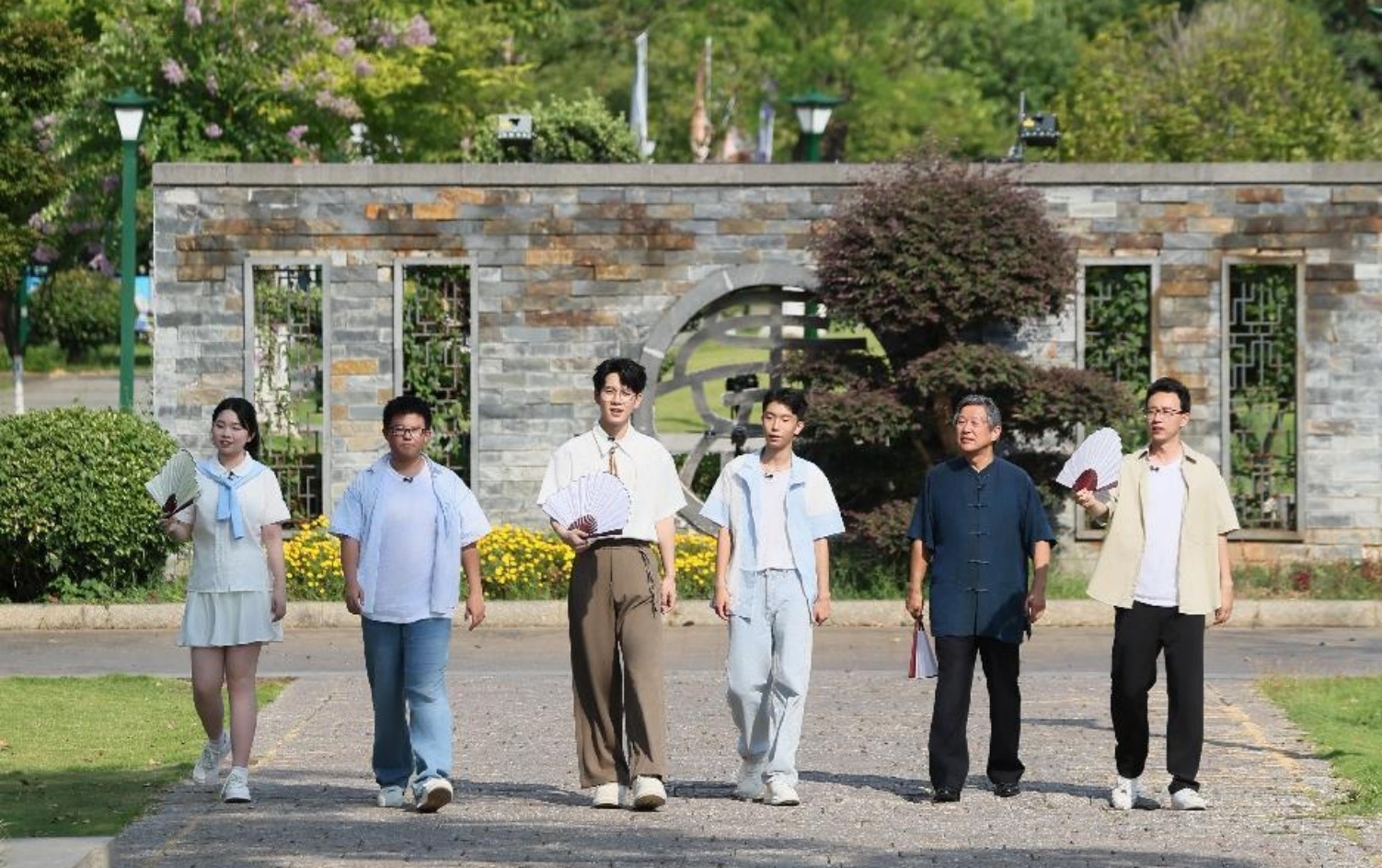 《少年書院行》收官  少年團(tuán)銳評(píng)來時(shí)路激昂少年說