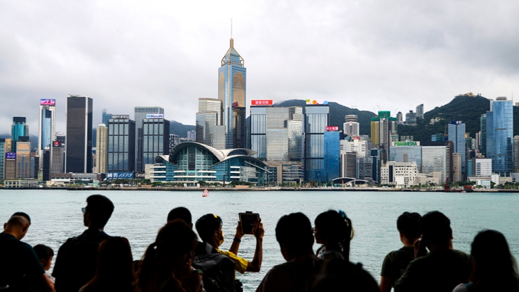 【港事講場】港經(jīng)韌力足 「無就業(yè)復(fù)蘇」論片面