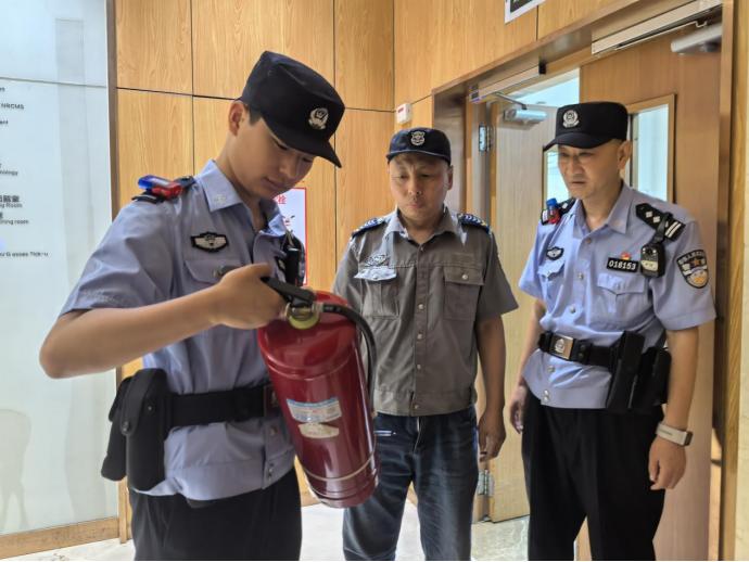 冰城公安全方位織密安全防線 護(hù)快樂暑期安全一夏