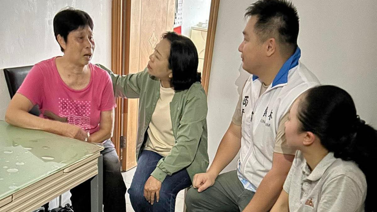 黑雨襲港民政團(tuán)隊(duì)不停步 全力支援受影響居民