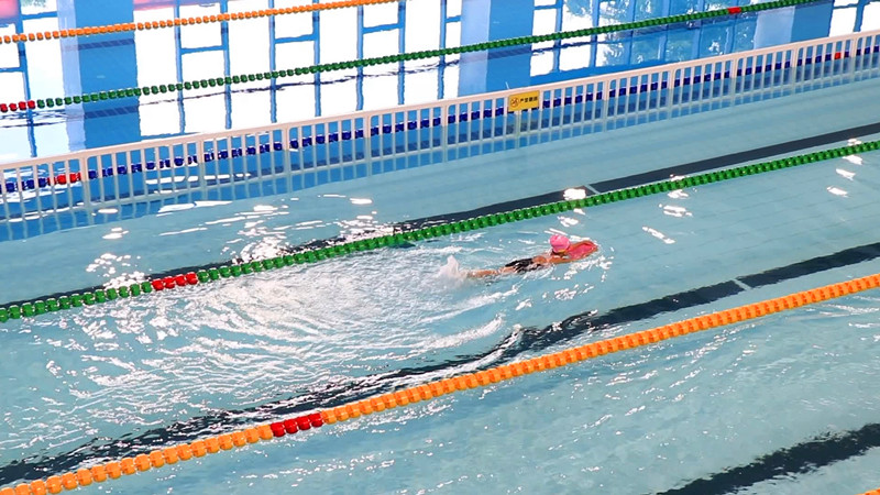 皖歙縣：泳池競(jìng)技燃點(diǎn)全民健身熱潮
