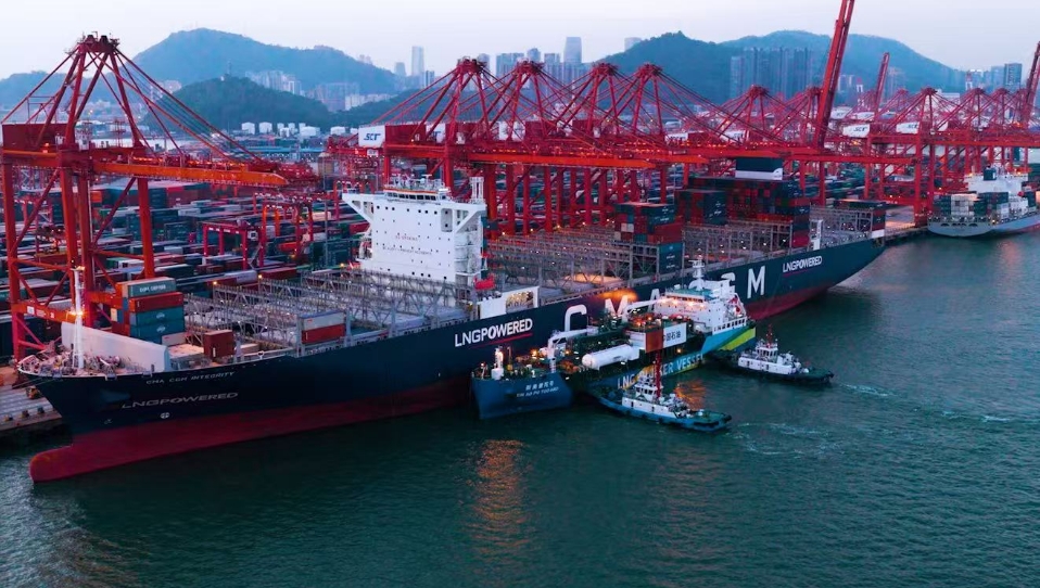 歷史性突破！深圳西部港區(qū)成功首試LNG加注