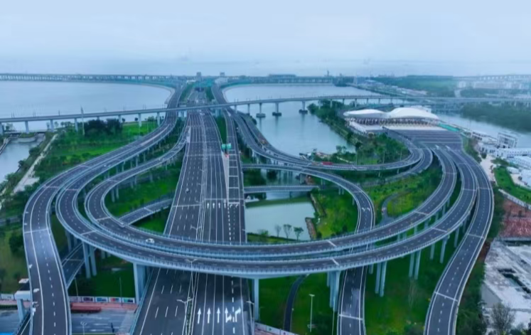 【直通AH】深高速上半年淨(jìng)利同比增逾兩成  每股收益0.382元