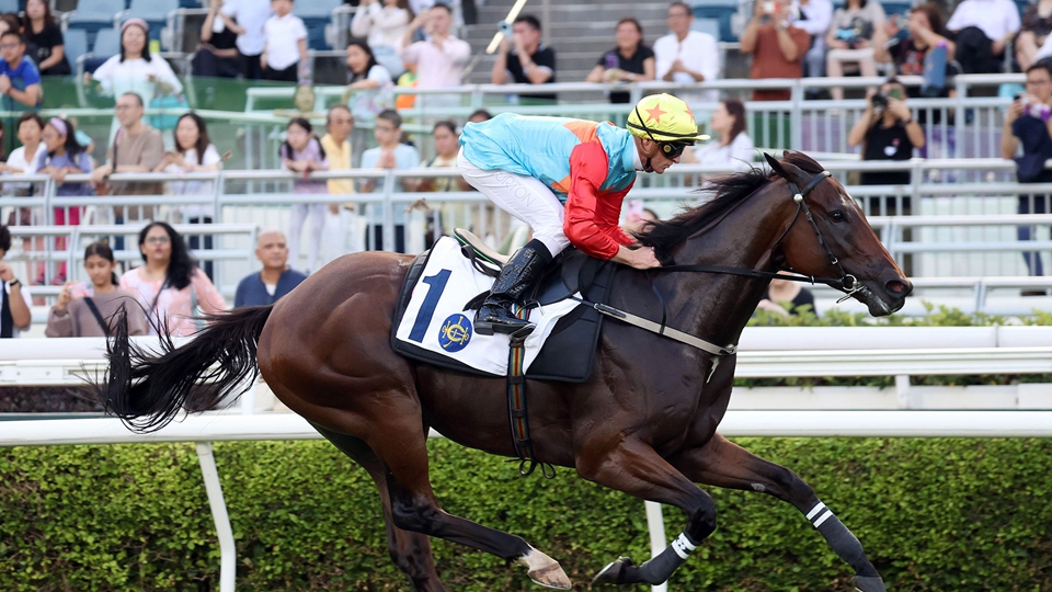 梁家俊拍奧爾民贏騎師競跑 嘉應(yīng)高昇試草閘半力言旋