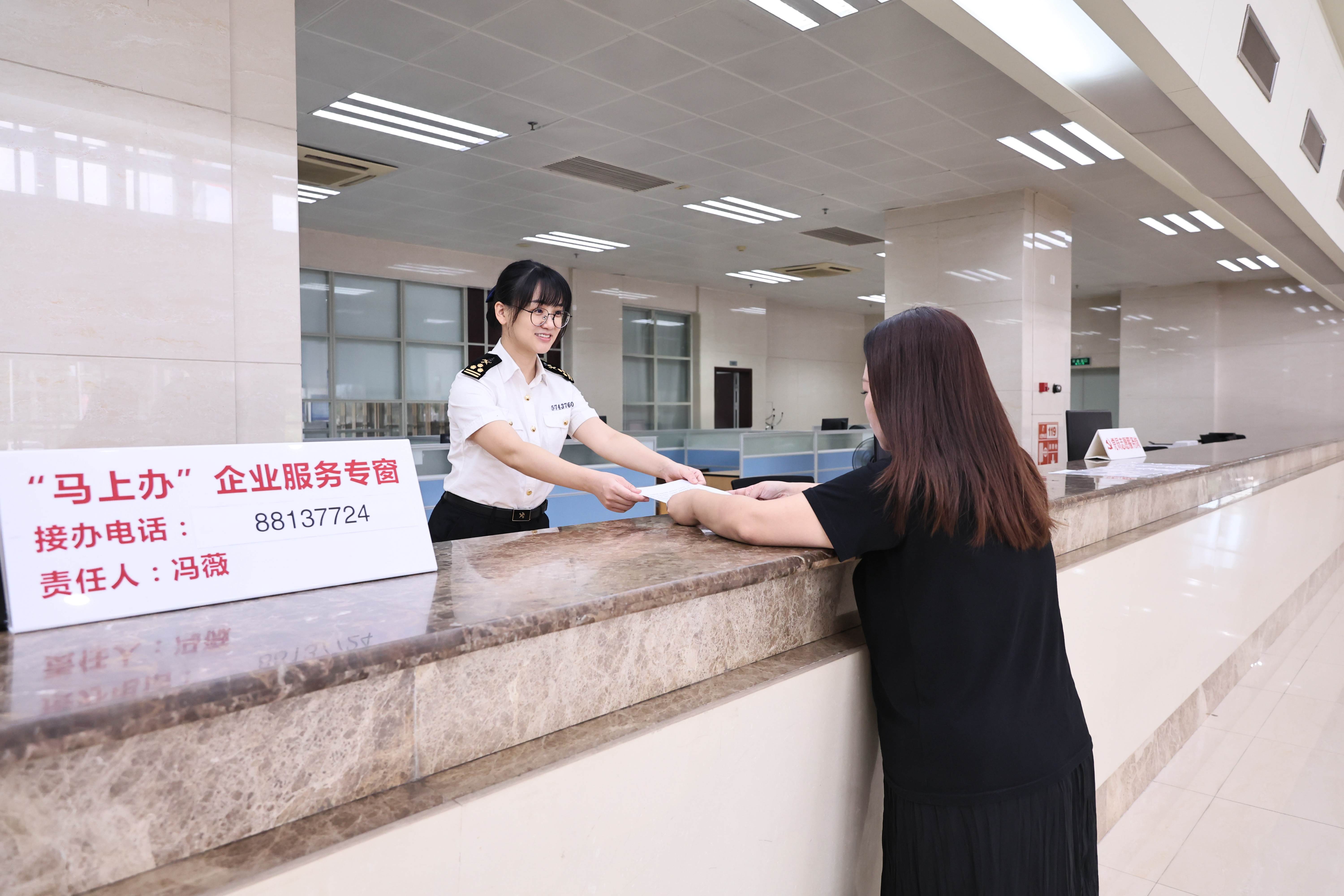 粵澳「一單兩報(bào)」首單在中山放行，申報(bào)時(shí)間縮短一半