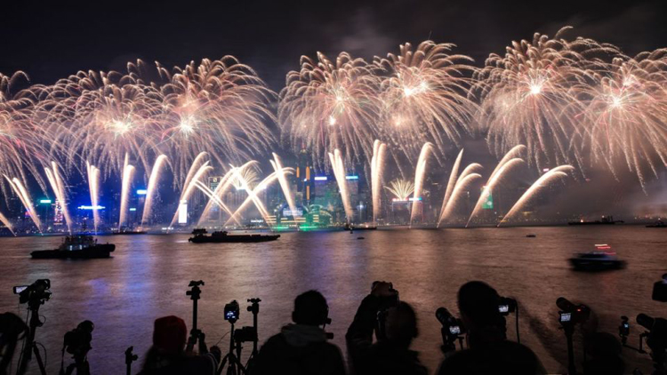 【商界心聲】提升香港煙花匯演的經(jīng)濟(jì)效益