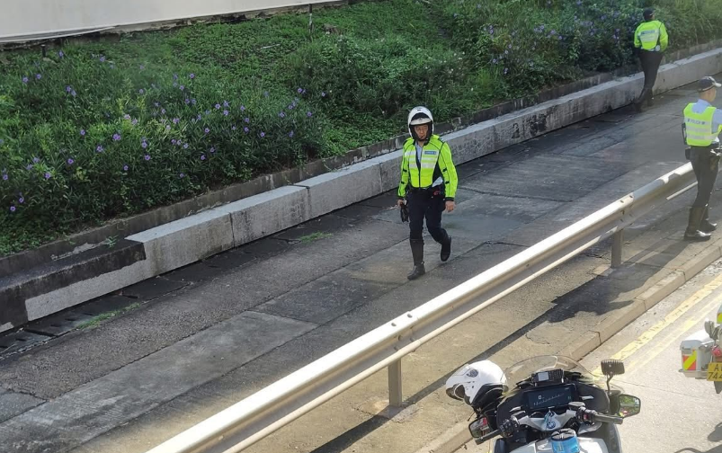 有片丨葵涌昌榮路私家車撞巴士