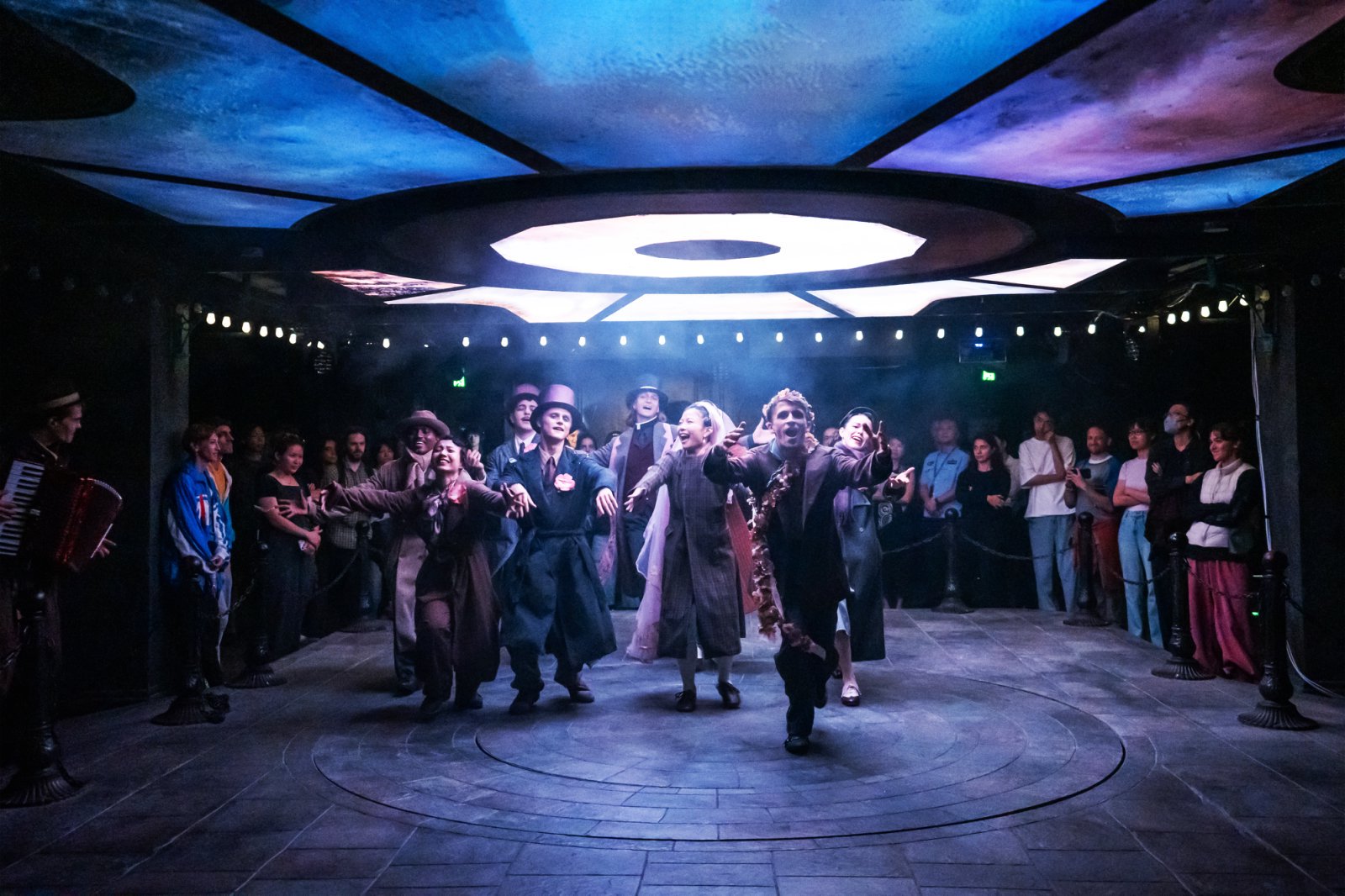 深圳明華輪煥新歸來，中國首部沉浸式肢體劇《交易人生》國慶啟航