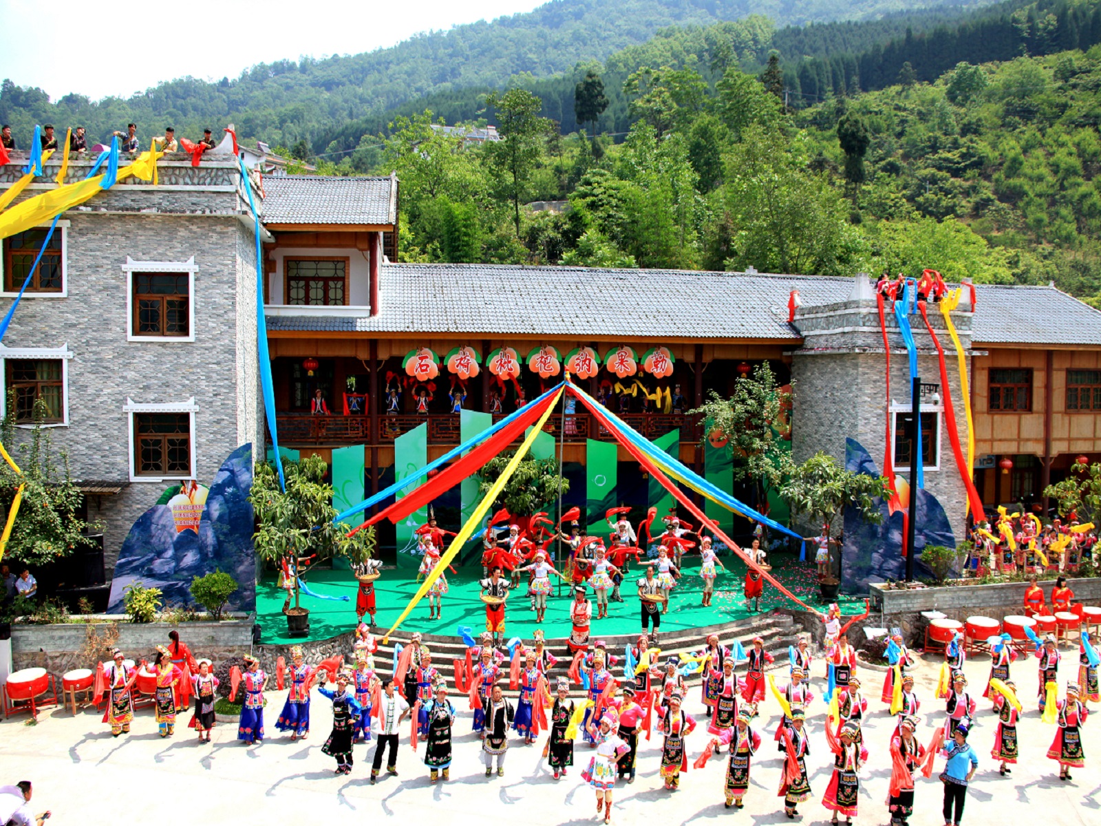 四川北川：同心共築家園夢想 民族團結(jié)幸?；ㄩ_　