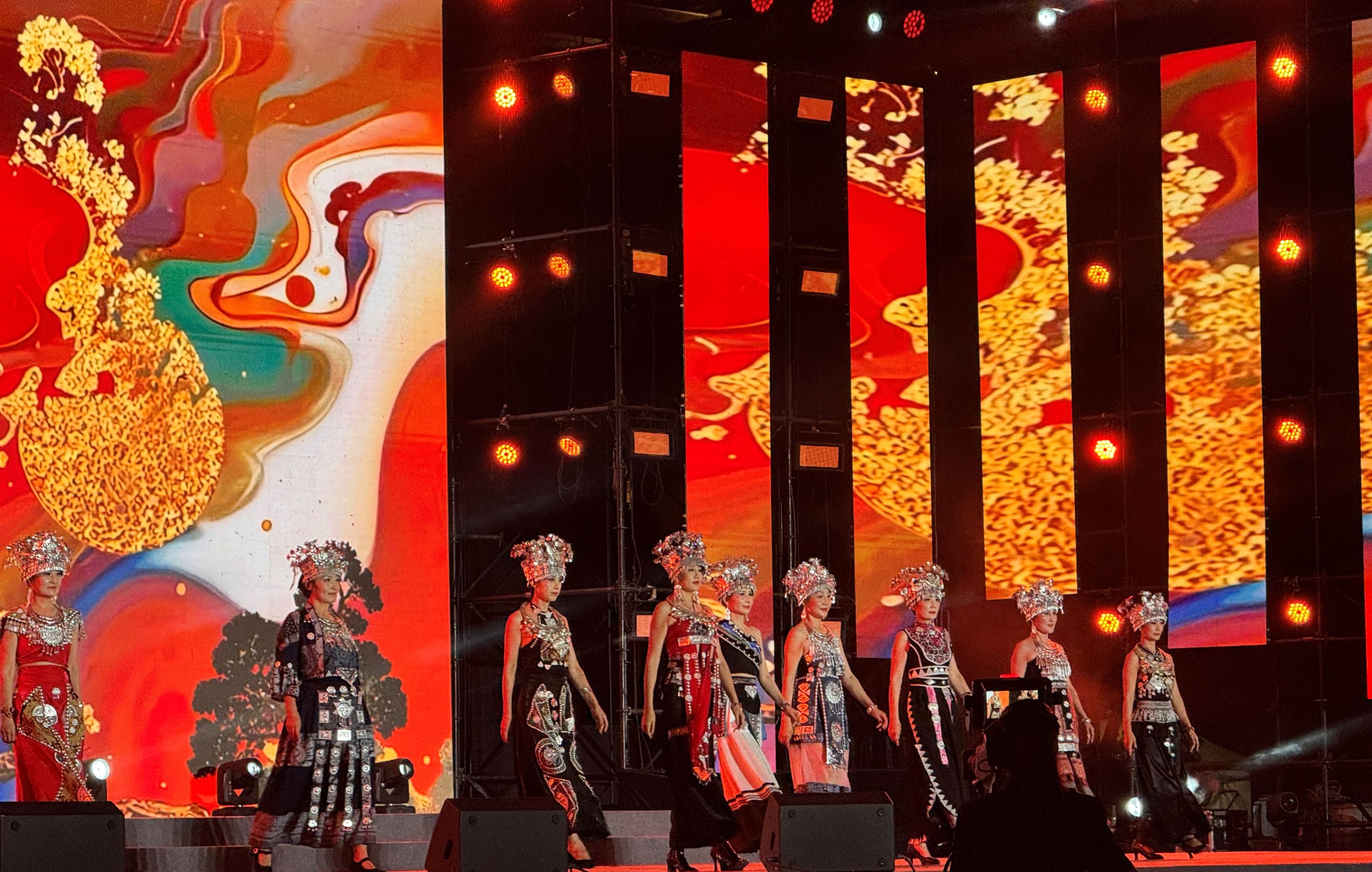 渝東南文旅崛起千億新市場