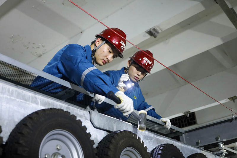 黃山風(fēng)景區(qū)：晨曦到夜幕，00後「索道守護(hù)者」始終在線