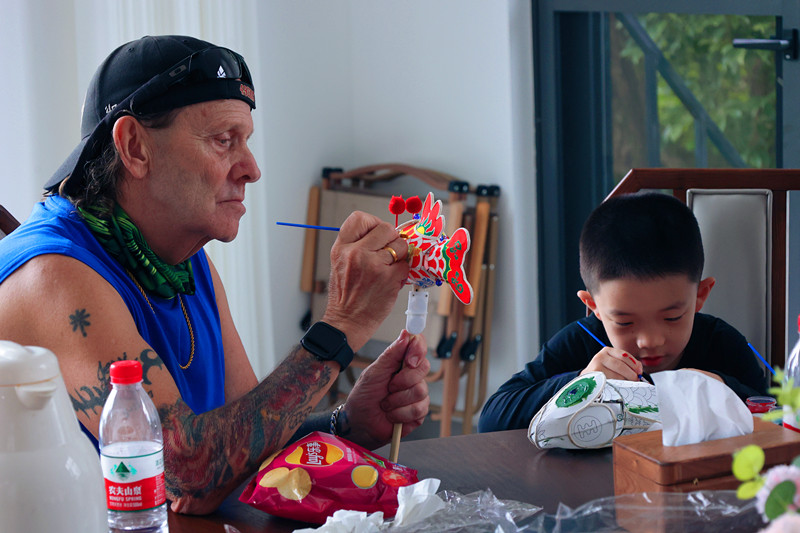 皖黃山區(qū)：湖光山色嘆為觀止龍門(mén)「客棧」一房難求